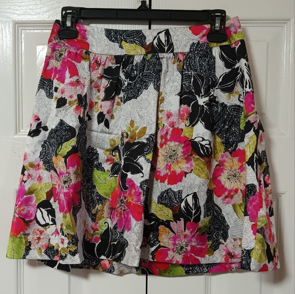 Marciano Guess Floral Mini Skirt - Picture 1 of 7
